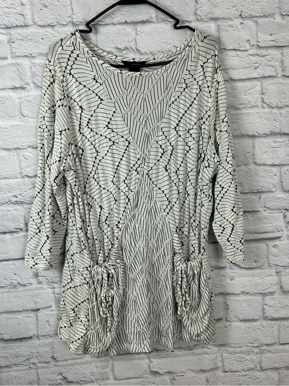 Ali Miles Women’s 1X Cream Black Ruched Textured Tunic Top 3/4 Sleeve Pockets